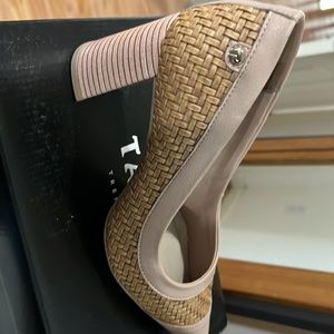 Woman’s heels - NEW